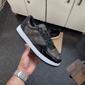 Louis Vuitton Premium Sneaker First Copy